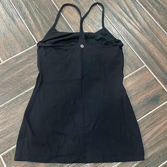 Lululemon - Picture 2 of 4